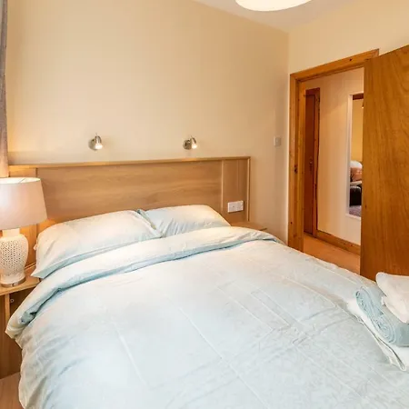 The Red Parrot Townhouse Apartment *