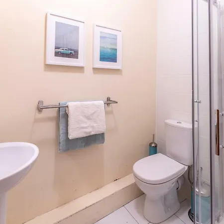The Red Parrot Townhouse Apartment Dublin