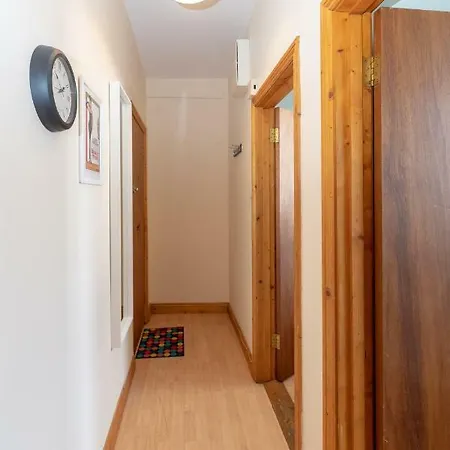 The Red Parrot Townhouse Apartment *