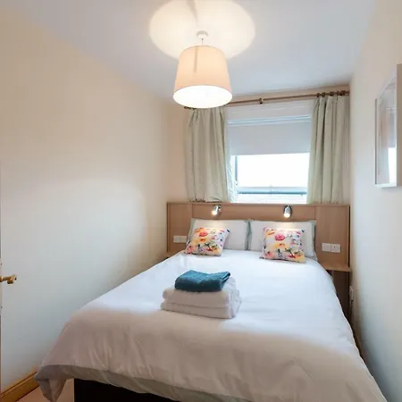 Apartment The Red Parrot Townhouse *