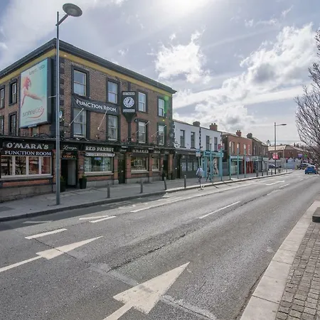 The Red Parrot Townhouse Apartament *