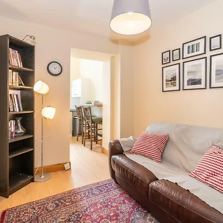 Apartament The Red Parrot Townhouse *