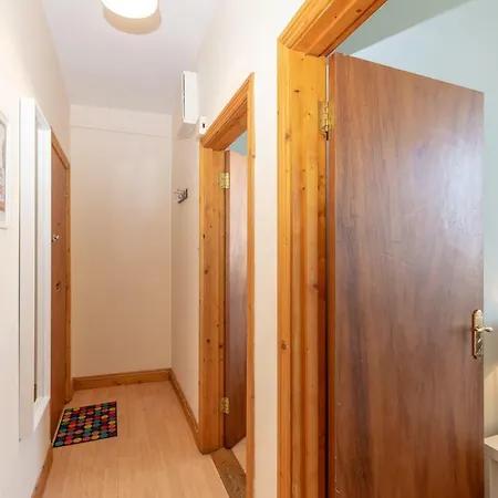 The Red Parrot Townhouse Apartament